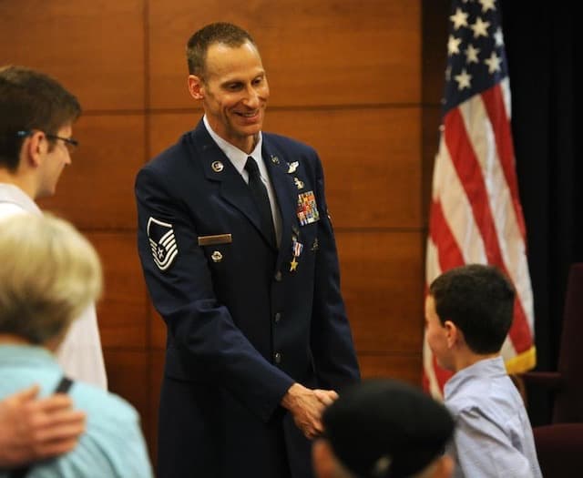 Photo of Master Sergeant Roger Sparks at Silber Star Award Ceremony 